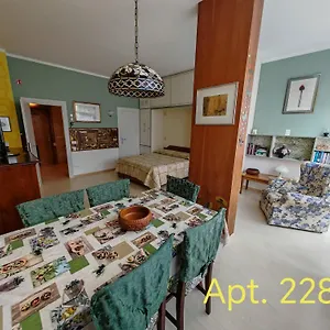 Garda In Euroresidence Apartment