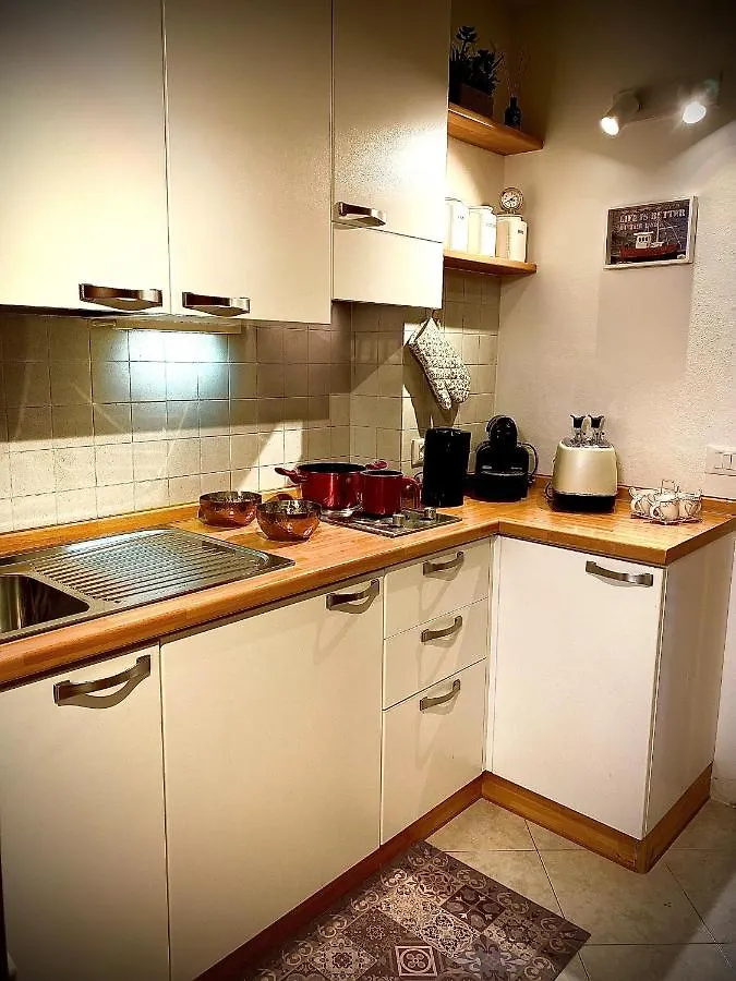Apartment Welcome Traveller La Finestra Sul Parco Garda  Italy